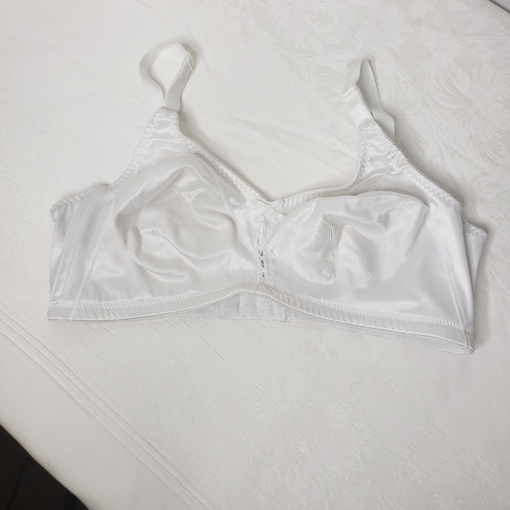 Bali Women's Double Support Wirefree Bra Sz. 40D Style: 3820